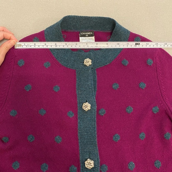 Authentic Chanel vintage cardigan - Picture 6 of 9